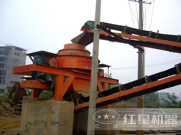 制砂機(jī)生產(chǎn)現(xiàn)場(chǎng) 制砂機(jī)生產(chǎn)現(xiàn)場(chǎng)