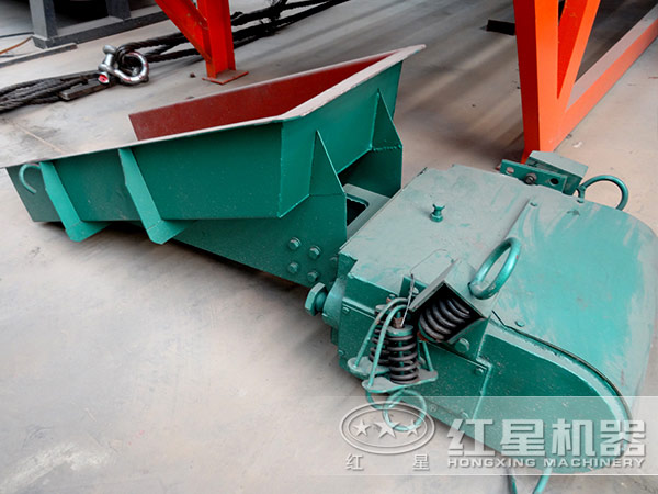 紅星電磁振動給料機是如何把材料按照規(guī)定派送的？