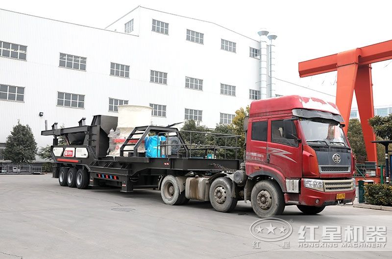 半掛車牽引小型移動碎沙機(jī) 半掛車牽引小型移動碎沙機(jī)