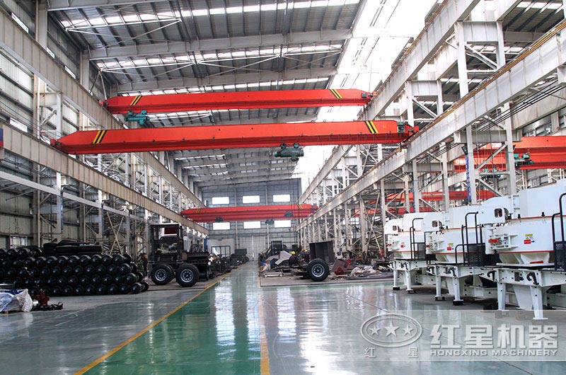 紅星大型生產(chǎn)車間，各種制砂設(shè)備貨源充足