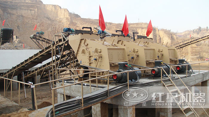 反擊式碎石機(jī)針對中等硬度的石料破碎效果非常好 反擊式碎石機(jī)針對中等硬度的石料破碎效果非常好