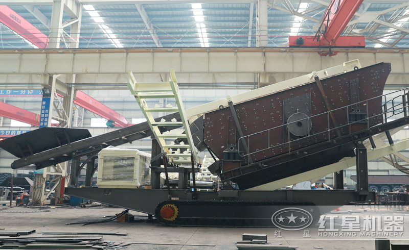 履帶式移動制砂機生產(chǎn)車間 履帶式移動制砂機生產(chǎn)車間