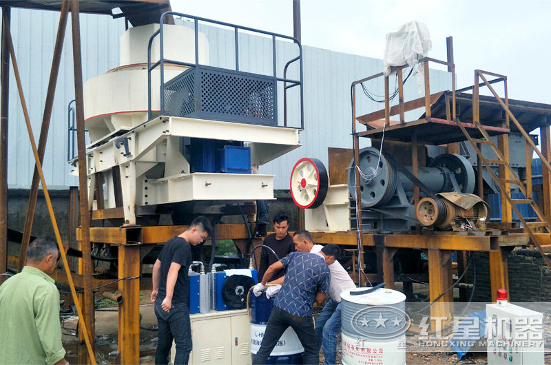 生產(chǎn)線升級(jí)現(xiàn)場(chǎng) 生產(chǎn)線升級(jí)現(xiàn)場(chǎng)