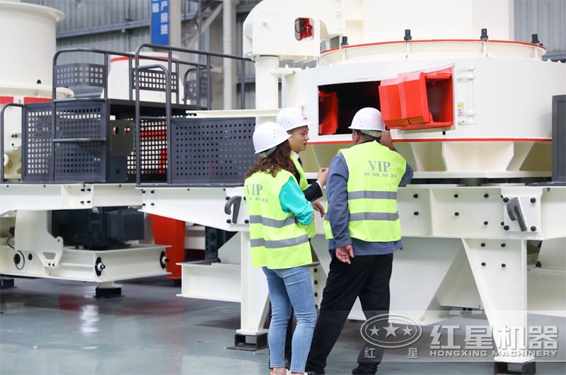 用戶來(lái)廠考察制砂機(jī)設(shè)備 用戶來(lái)廠考察制砂機(jī)設(shè)備