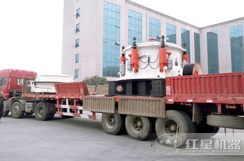 紅星鵝卵石碎石設備發(fā)貨現(xiàn)場 紅星鵝卵石碎石設備發(fā)貨現(xiàn)場