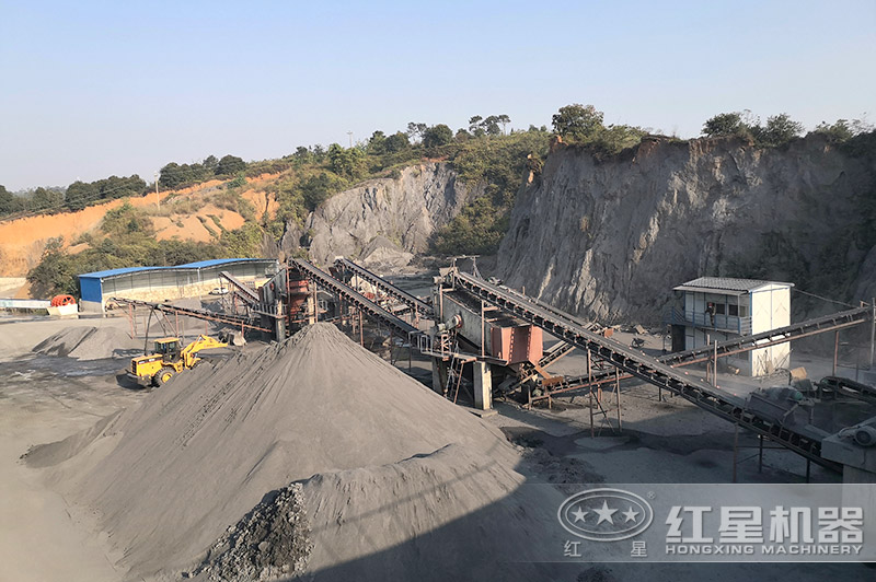 破碎生產(chǎn)線中常用的碎石機有哪些？全套生產(chǎn)方案配置