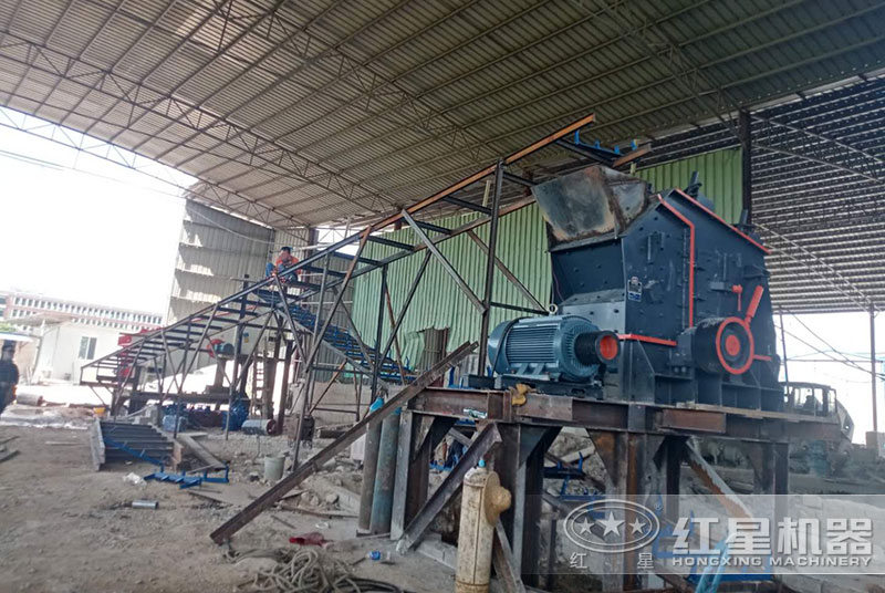 破碎生產(chǎn)線中常用的碎石機有哪些？全套生產(chǎn)方案配置