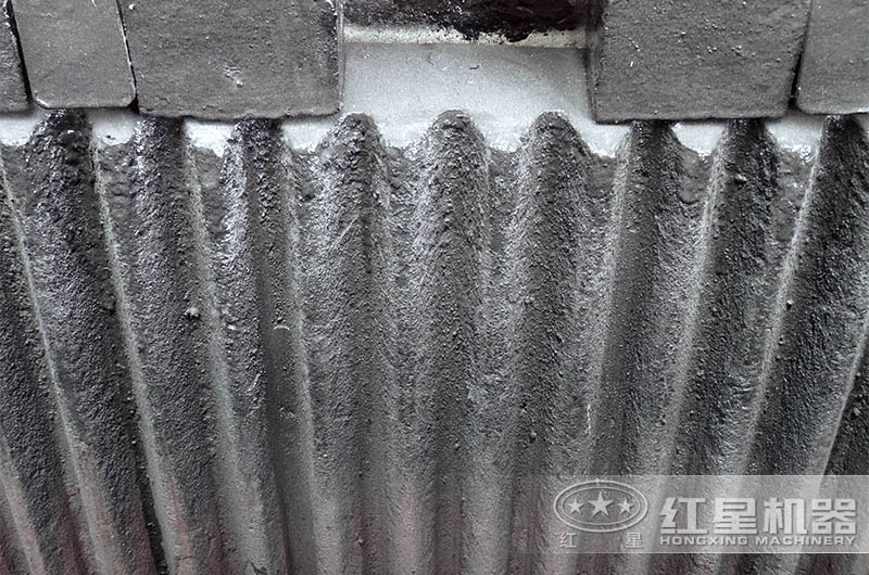 新型顎式破碎機——顎版 新型顎式破碎機——顎版